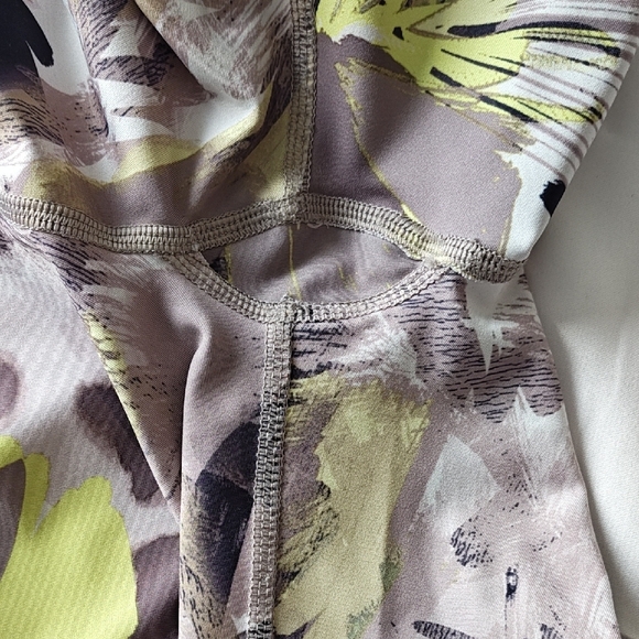 Calvin Klein Floral-Print High-Waist Leggings in Sage, Black & Gray - Picture 11 of 14